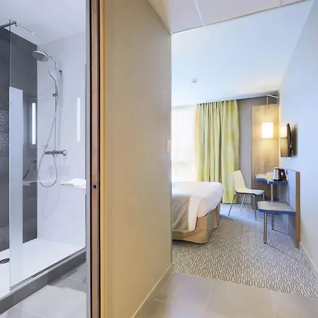 Kyriad Prestige Hotel 3*