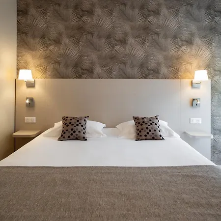 Hotel Kyriad Prestige 3*