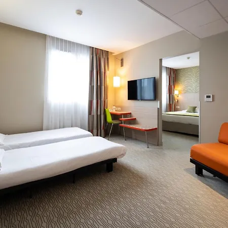 Kyriad Prestige Hotel 3*